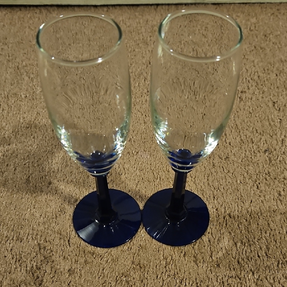Vintage Luminarc Colbalt Blue Stemmed Champagne Flutes